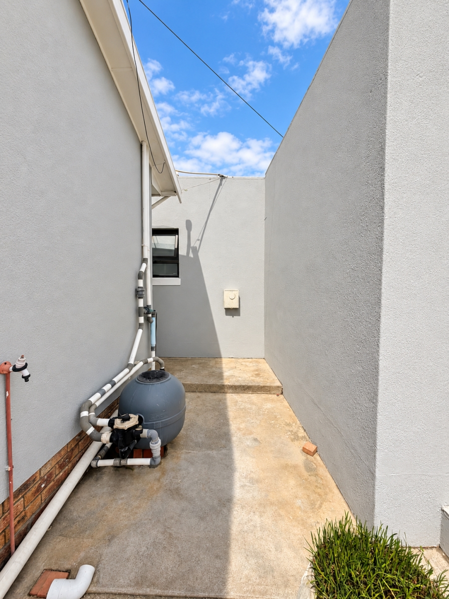 4 Bedroom Property for Sale in Bothasig Western Cape